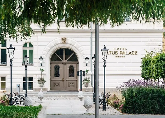 Hotel Altus Palace - Destigo Hotels